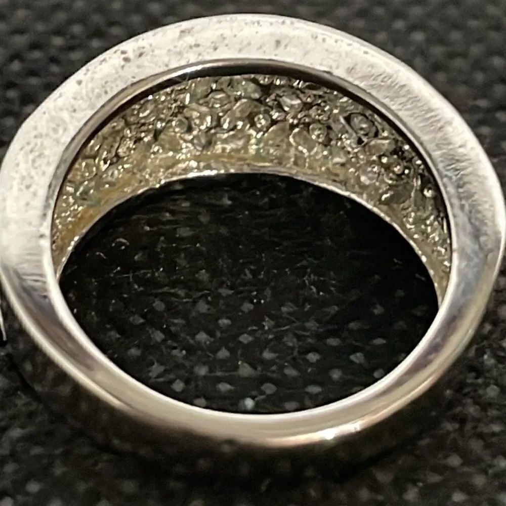 Beautiful ring - Picture 5 of 8